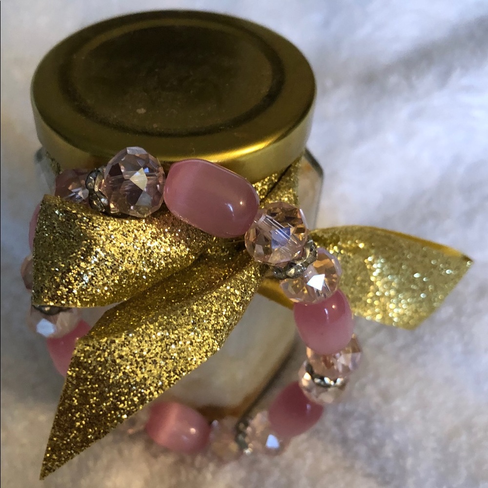 Beaded bracelet w/Jewelry bag